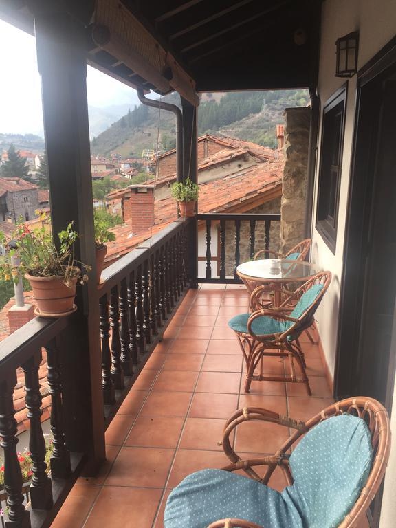 Apartamentos Casa De La Abuela Potes Kültér fotó